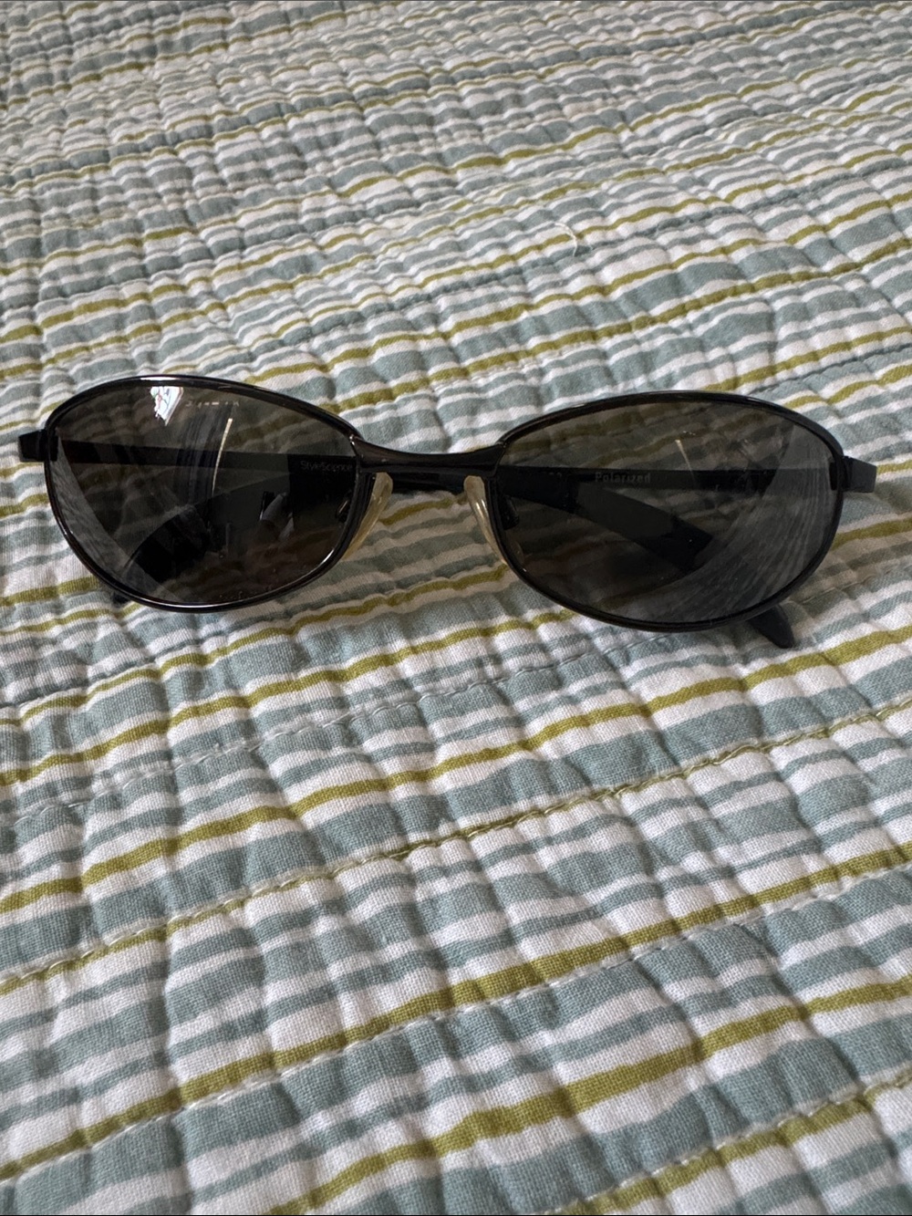 Women's Black Oval Sunglasses - Sleek Everyday Style
